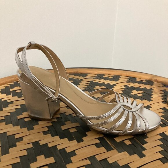 New Talbots Women Size 8 1/2" Silver Kitten Heel Pump Strappy Sandel Ankle Strap - Picture 6 of 11